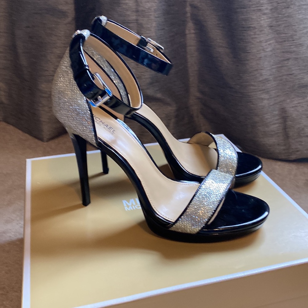 Gorgeous Michael Kors Size 7 Heels